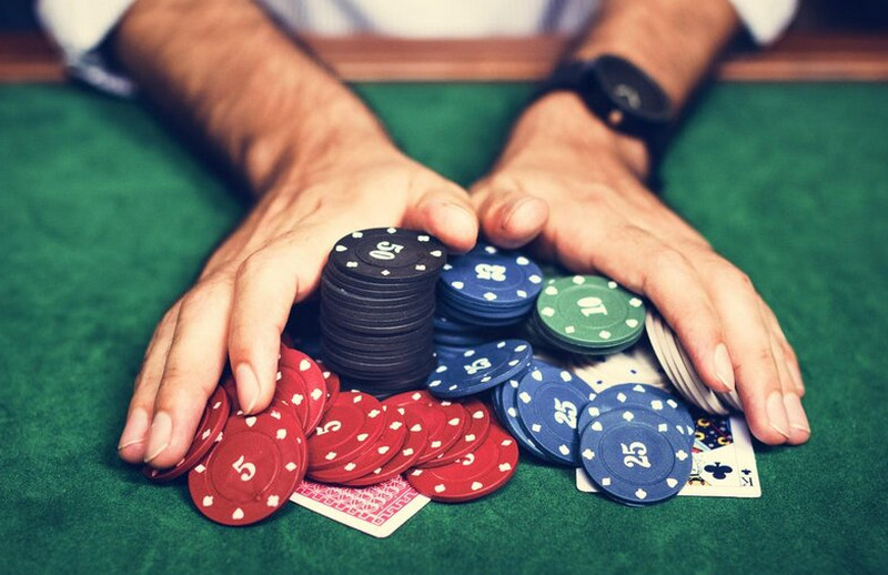 đánh bài Poker